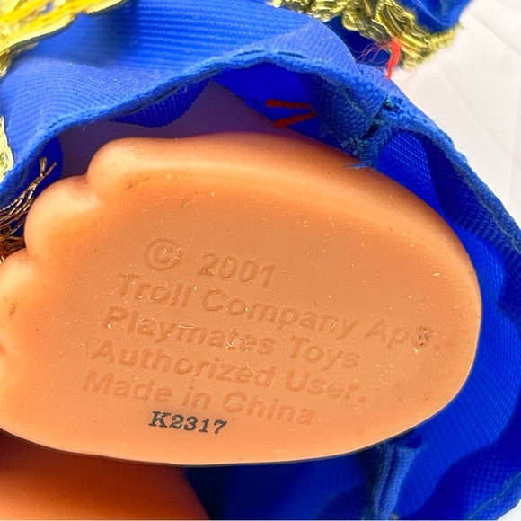 2001 Playmates Troll Company King Azul TT Totally Troll Doll 5” Hidden Message - Picture 10 of 11